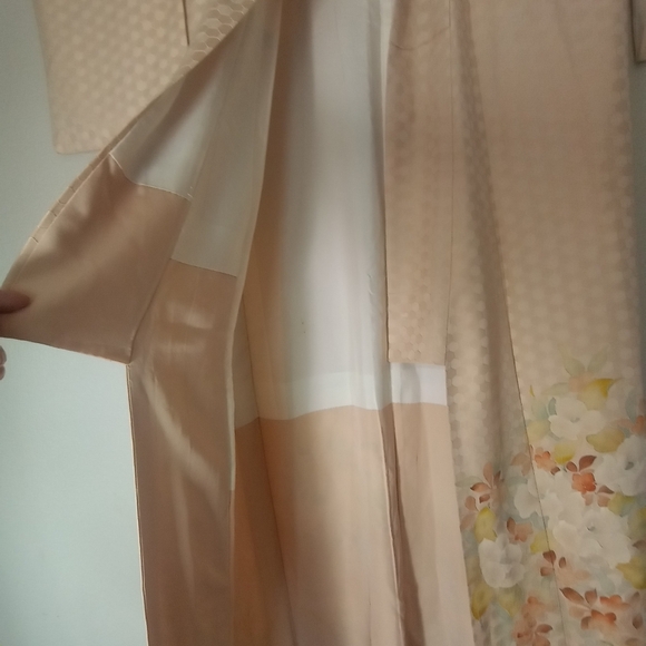 Vintage Silk Pastel Peach Floral Flowy Lined Silky Jaquard Hand Painted Kimono - Picture 3 of 14